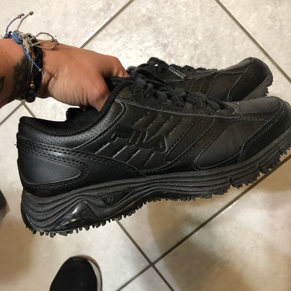 fila non slip shoes womens